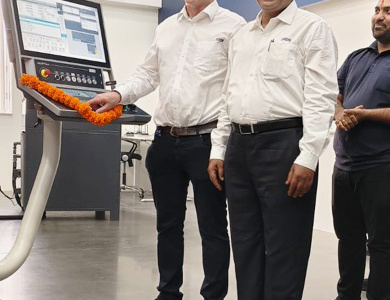 Das Management von GROB India bei der Feier zur Fertigstellung der ersten von GROB India gefertigten Universalmaschine