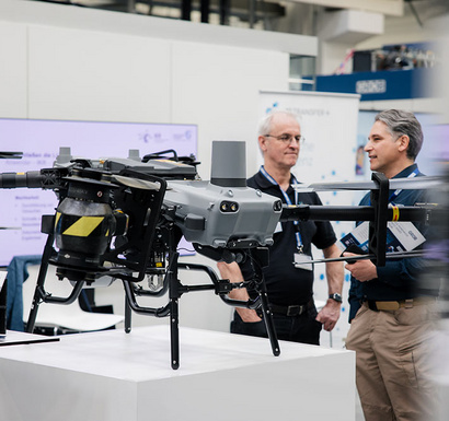 GROB presents its solutions for industrial drone manufacturing at its open house.