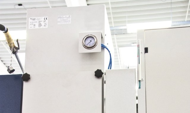 Decentralized work area mist collecting system
