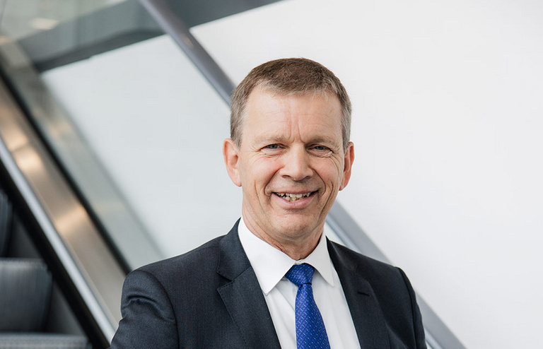 Ein Portrait von Olaf Böckers, GROB CFO