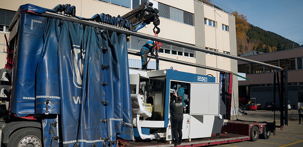 Anlieferung der G350 von GROB beim Kunde