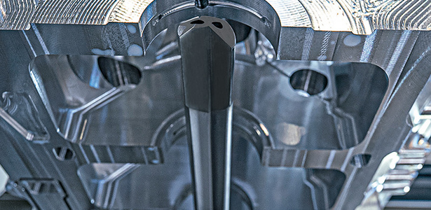 Motorblock-Bearbeitung auf der G550 von GROB